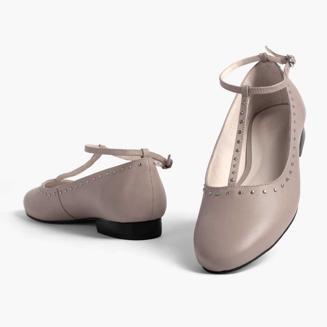 Larissa Greige Ballerinas