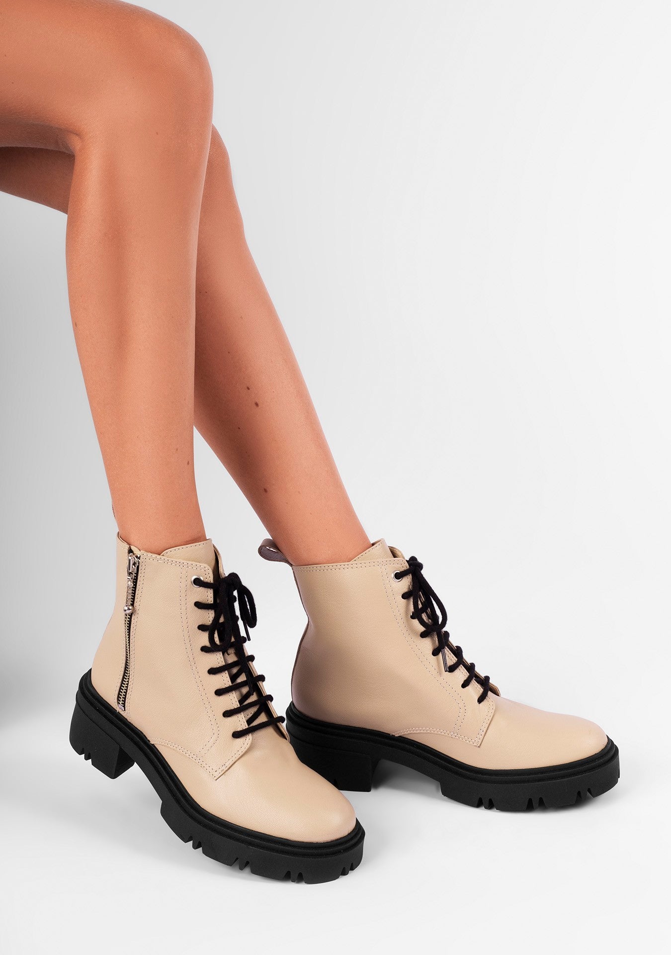 Oregon Beige Combat Boots