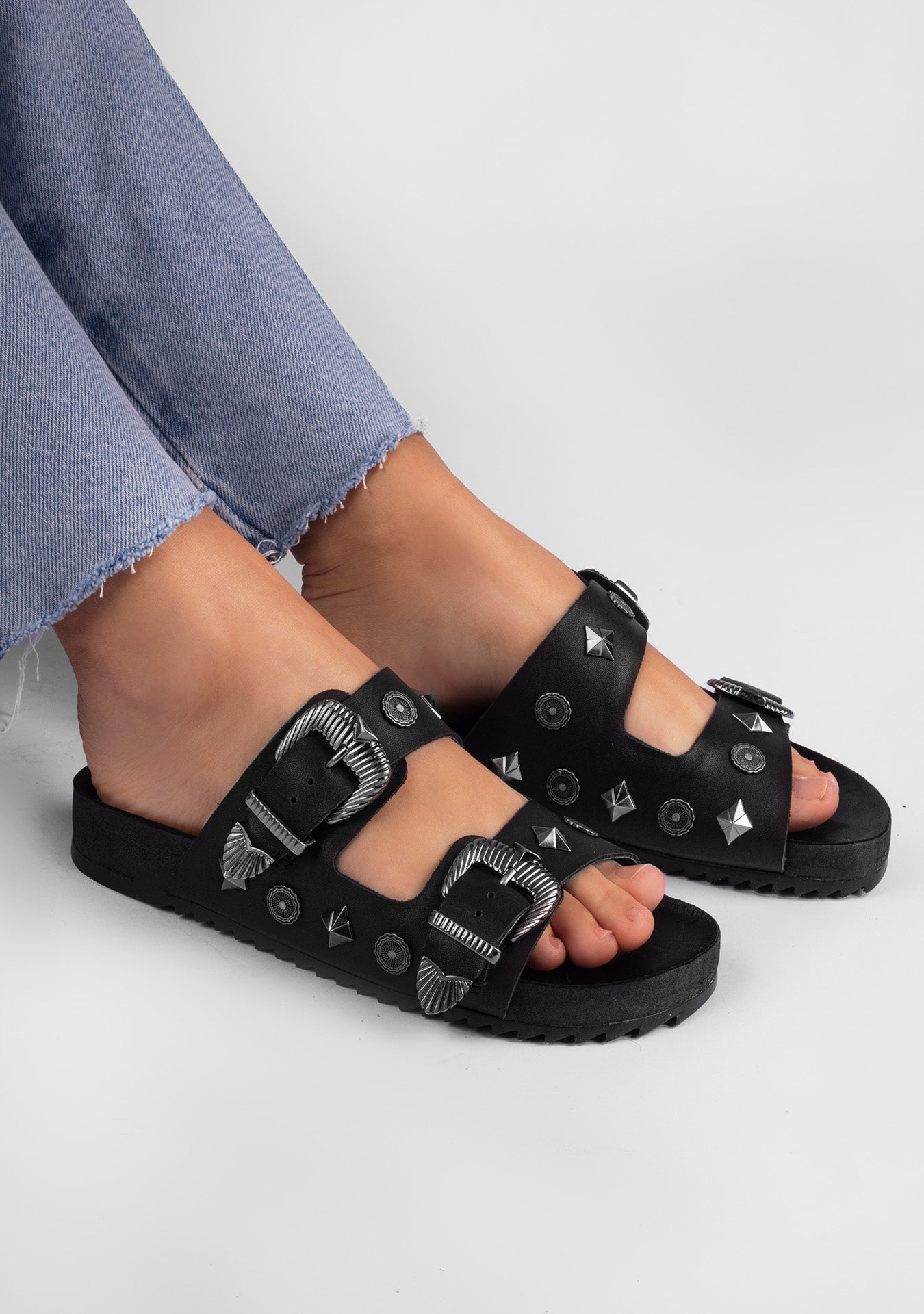 Alda Black Sandals