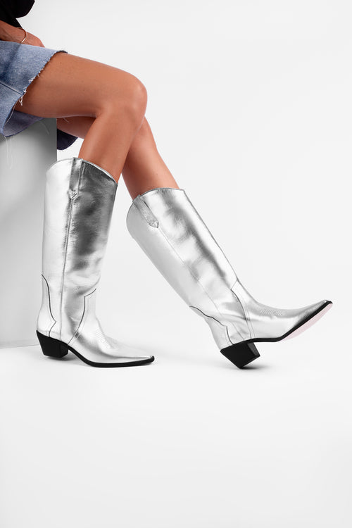Daisy Silver Boots