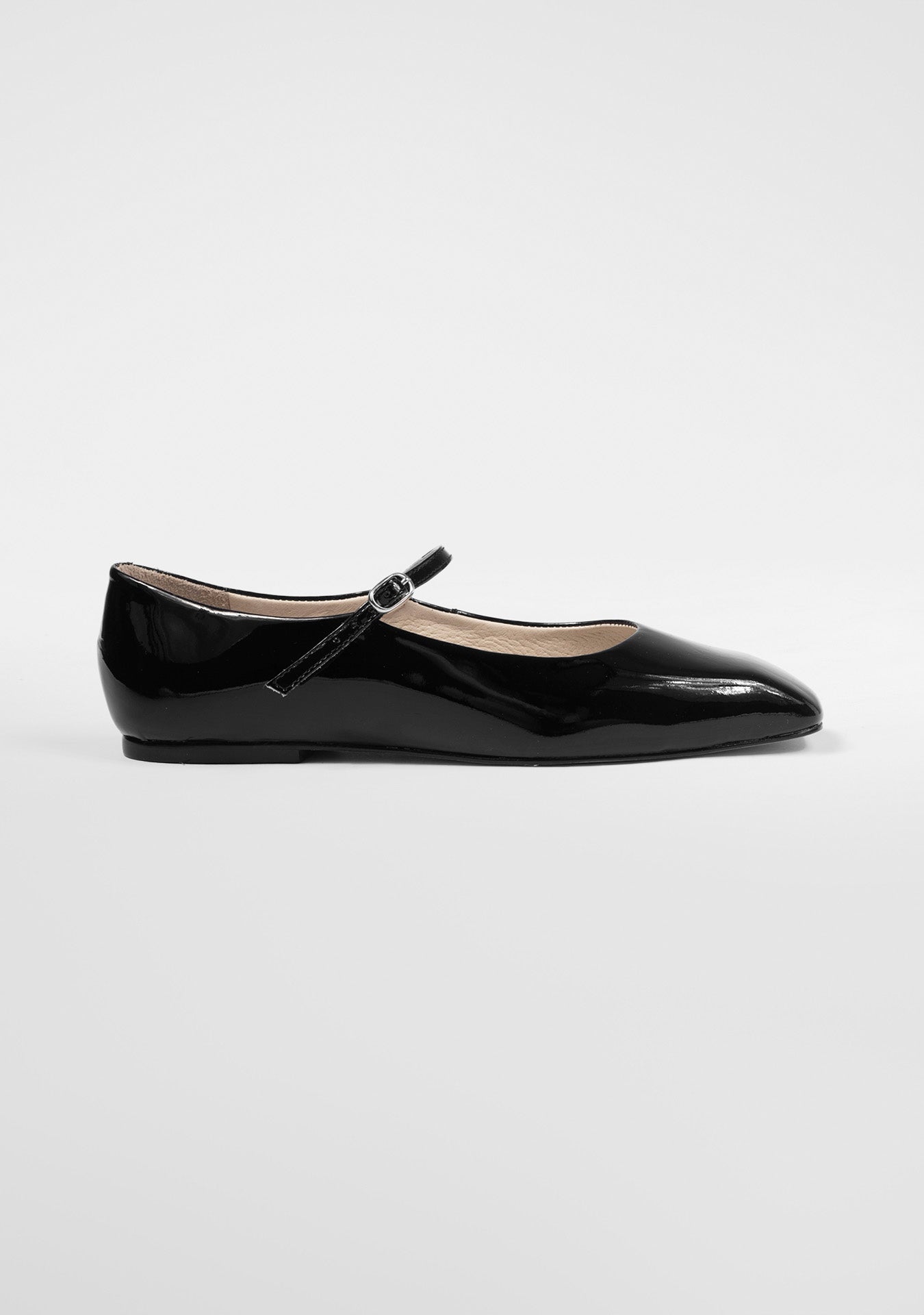 Mavie Shiny Black Ballerinas