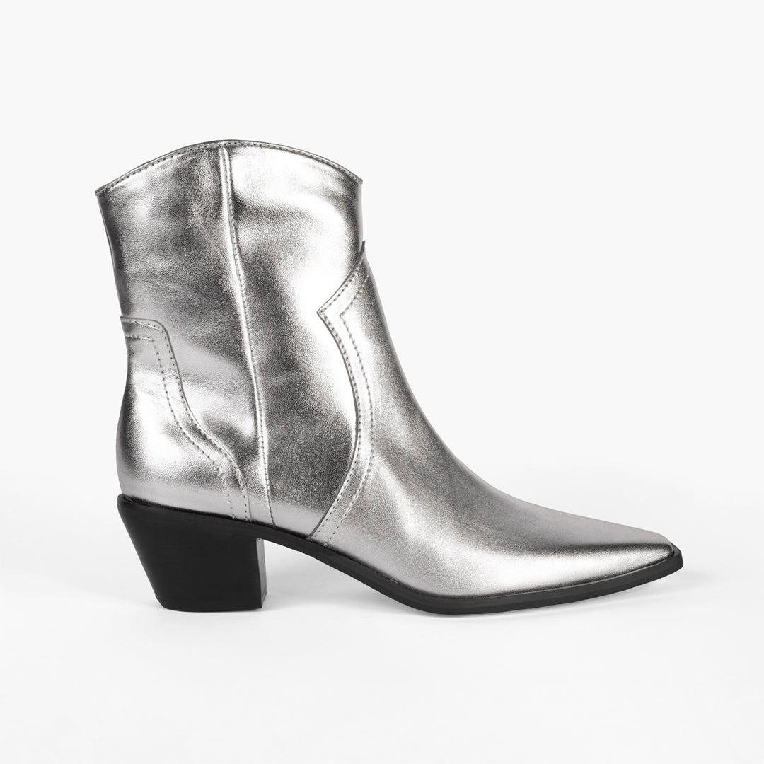 Savannah Silver Boots