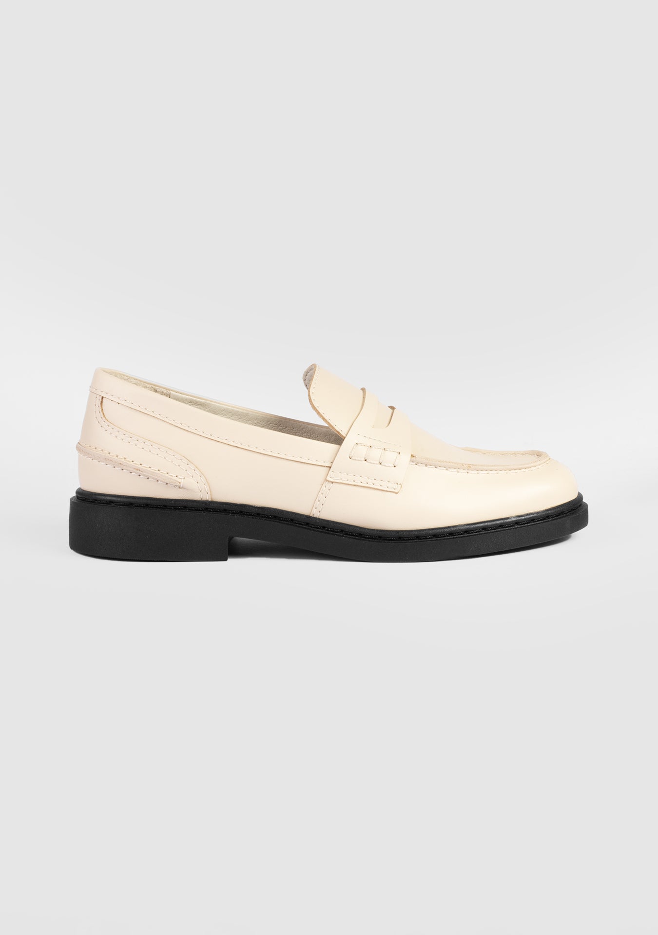 Taylor Vanilla Loafers