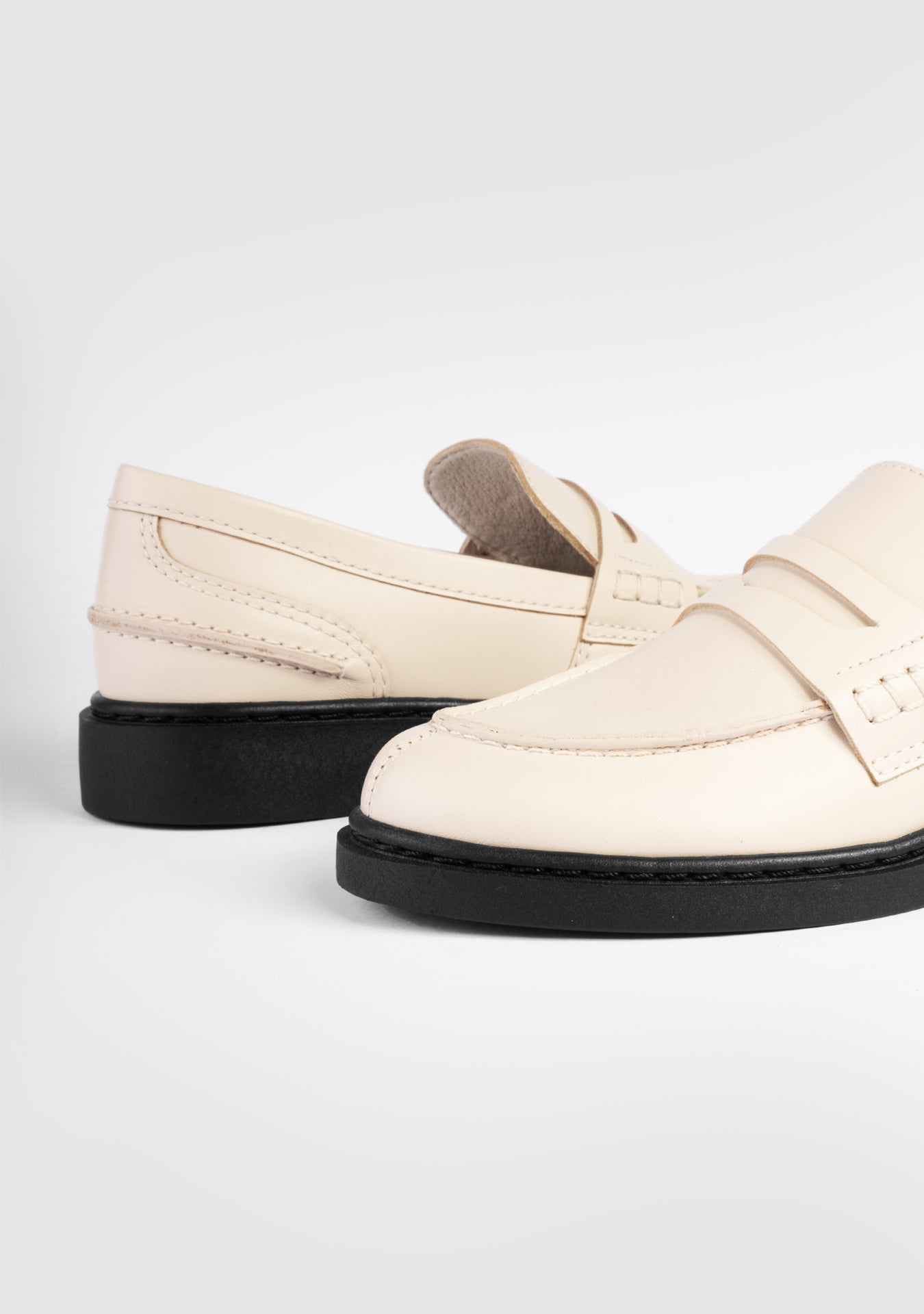 Taylor Vanilla Loafers