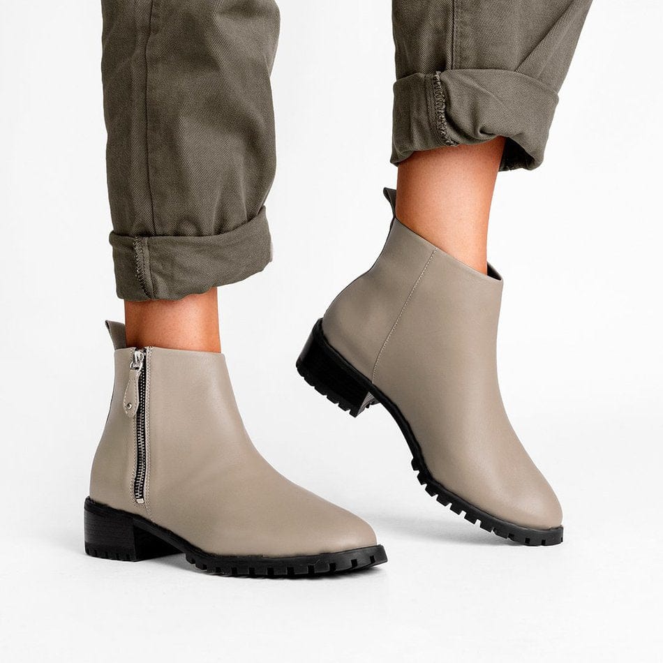 Vinci Shoes Rafaela Greige Boots