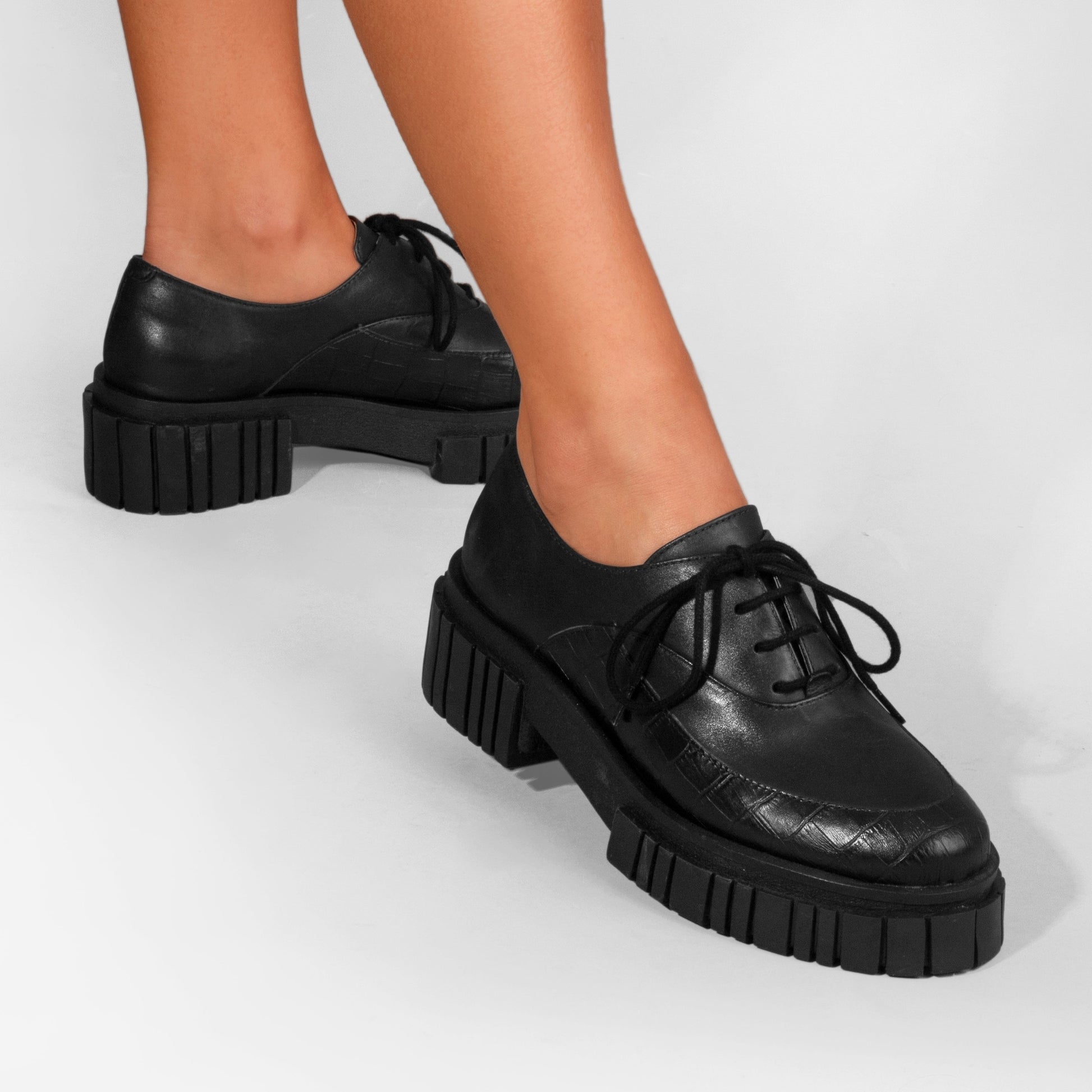 Vinci Shoes Betina Black Oxfords