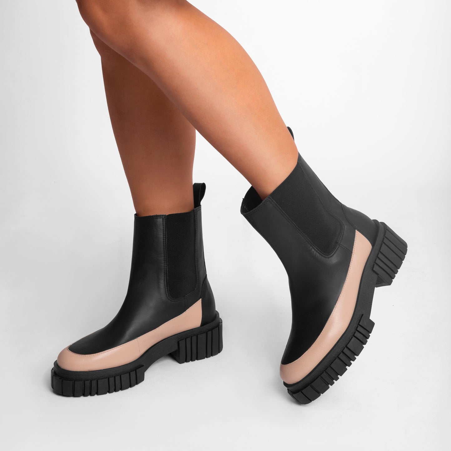 Vinci Shoes Celina Black Beige Chelsea Boot