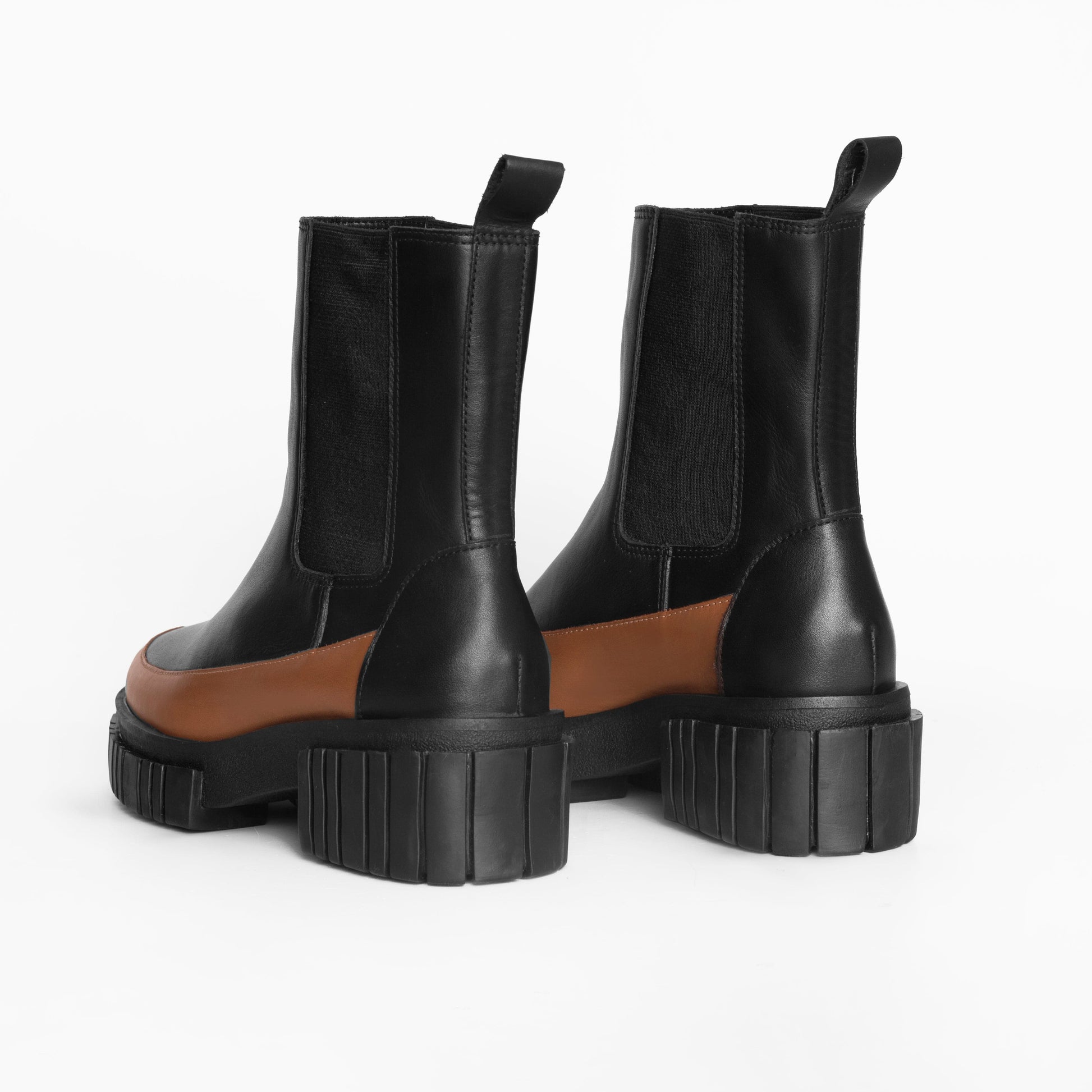 Vinci Shoes Celina Black Camel Chelsea Boot