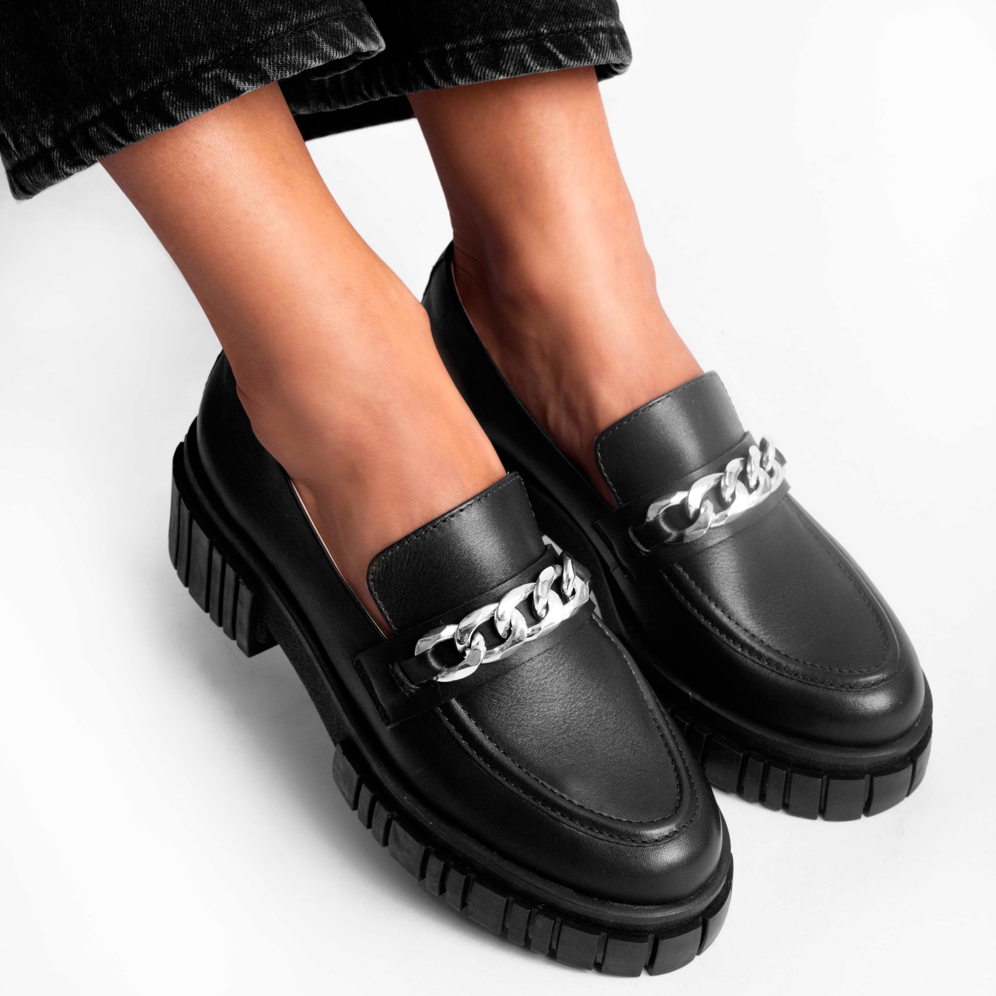 Vinci Shoes Emilia Black Loafers